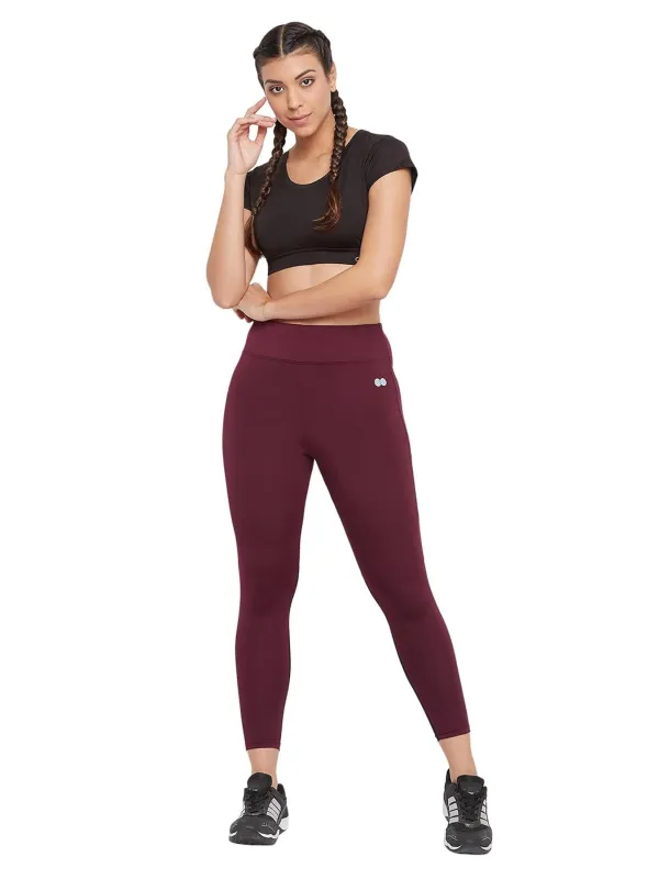 Clovia Women Gym Tights– Ankle-Length Rs. 428