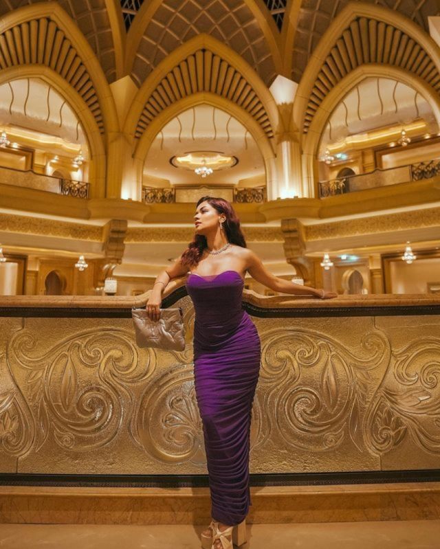 Avneet Kaur Sets The Temperature Soaring In Her Stunning Gown