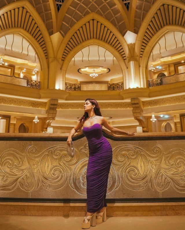 Avneet Kaur Sets The Temperature Soaring In Her Stunning Gown