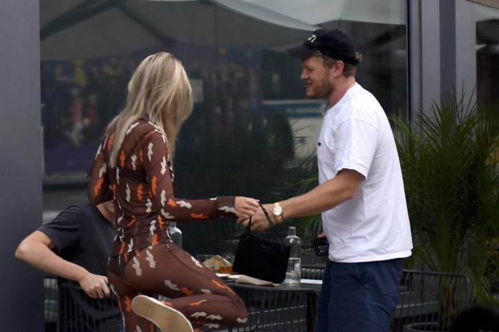 Pretty Emily Ratajkowski Out And About Candids In Soho