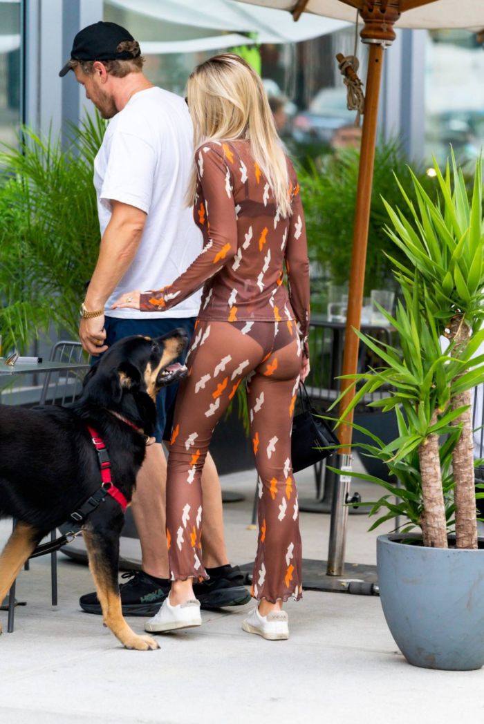 Pretty Emily Ratajkowski Out And About Candids In Soho