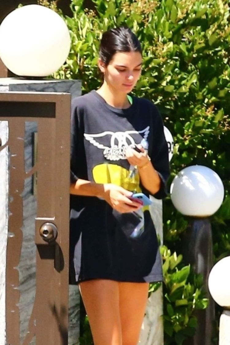 Kendall Jenner Candids Out In Beverly Hills | GlamGalz.com