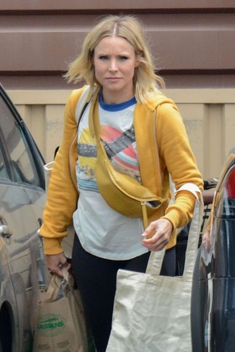 Kristen Bell Candids While Grocery Shopping In Studio City - Funistan.com