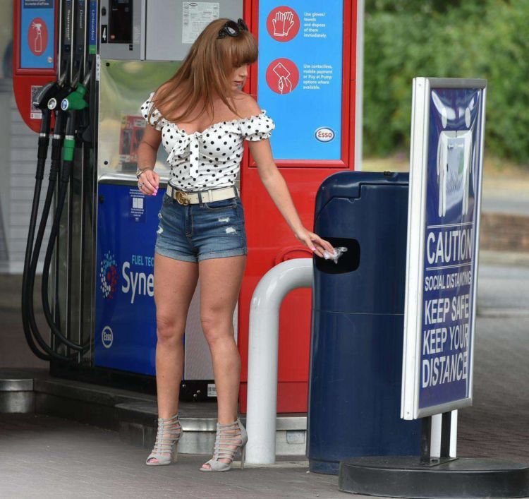 Summer Monteys-Fullam Candids In Heels And Shorts Out In Canterbury