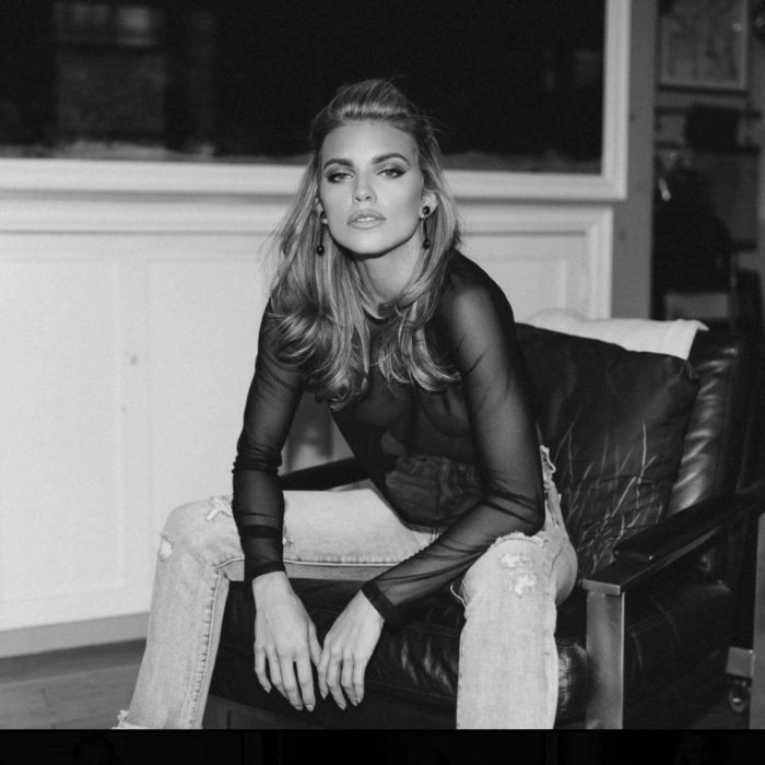 AnnaLynne McCord In A Vintage Photoshoot In Black Top