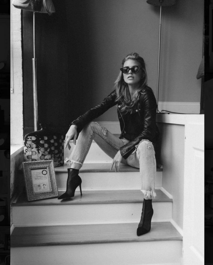 AnnaLynne McCord In A Vintage Photoshoot In Black Top