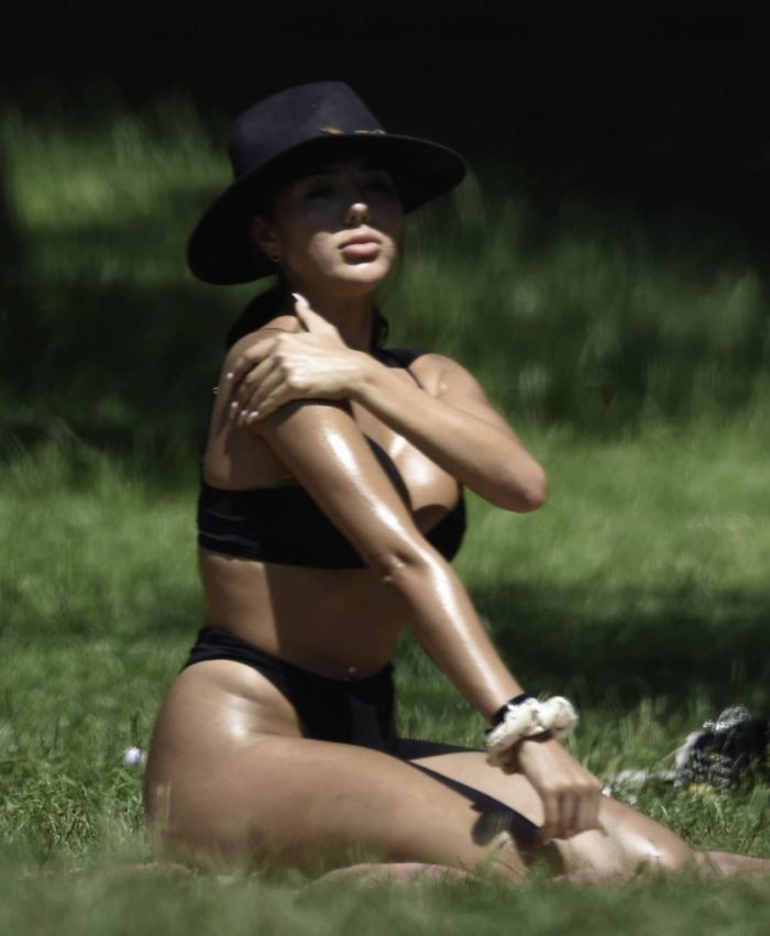 Arianna Ajtar Tanning In A Black Bikini At A Park In Manchester