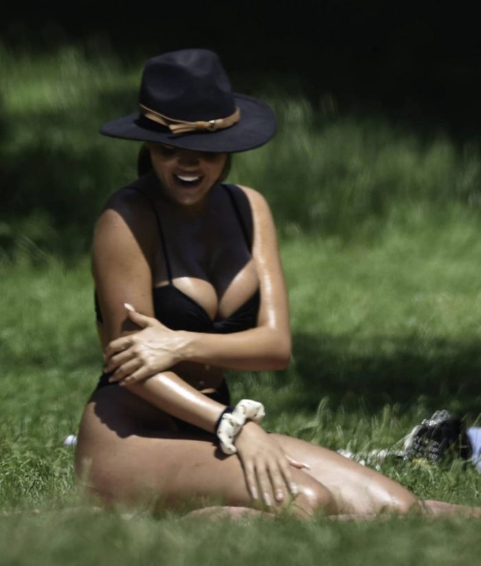 Arianna Ajtar Tanning In A Black Bikini At A Park In Manchester
