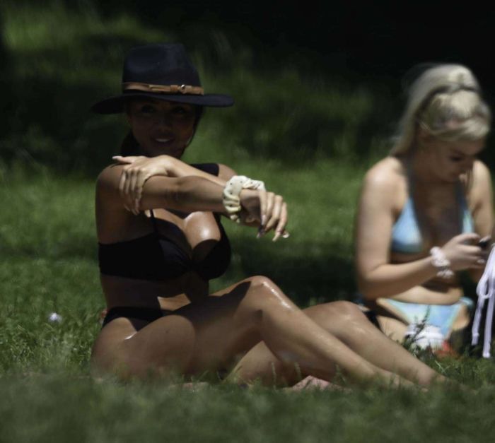 Arianna Ajtar Tanning In A Black Bikini At A Park In Manchester