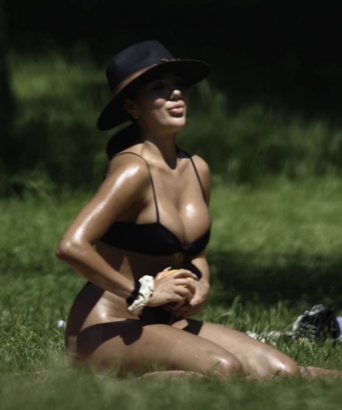 Arianna Ajtar Tanning In A Black Bikini At A Park In Manchester