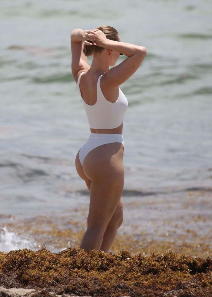 Bianca Elouise Enjoying Her Vacation At The Miami Beach