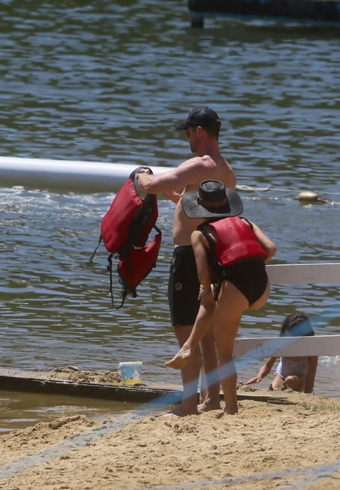 Elsa Pataky In A Black Swimsuit At The Senpere Lake In France