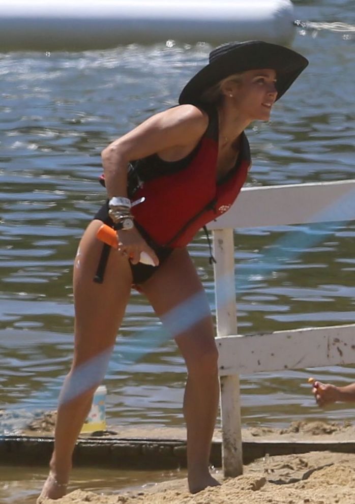 Elsa Pataky In A Black Swimsuit At The Senpere Lake In France