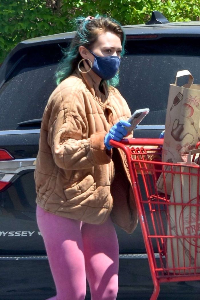Hilary Duff Candids In Leggings And Low-Cut Top At Trader Joe's In Studio City