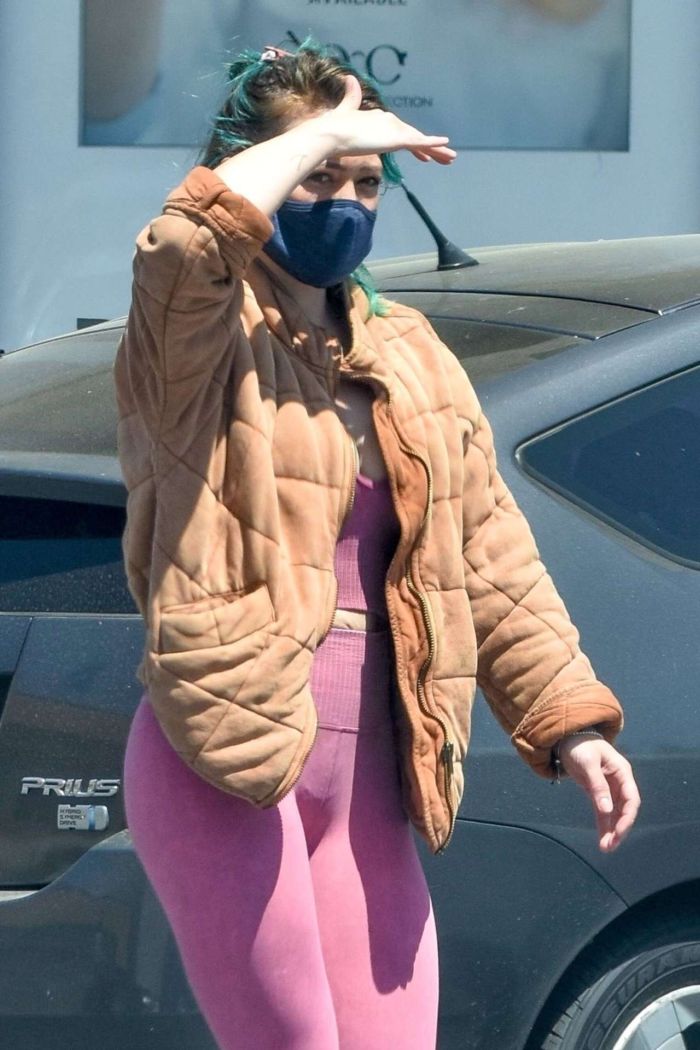 Hilary Duff Candids In Leggings And Low-Cut Top At Trader Joe's In Studio City