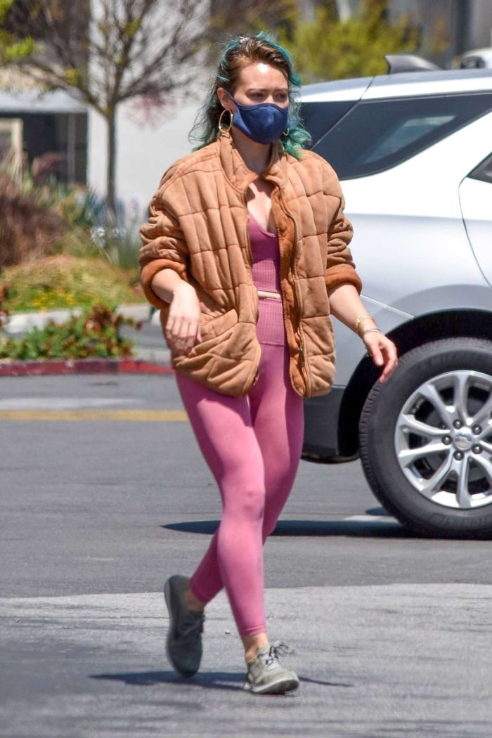 Hilary Duff Candids In Leggings And Low-Cut Top At Trader Joe's In Studio City