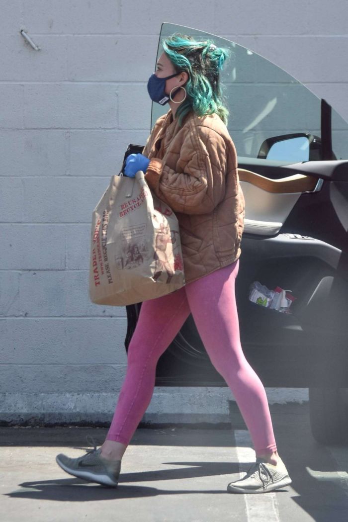 Hilary Duff Candids In Leggings And Low-Cut Top At Trader Joe's In Studio City